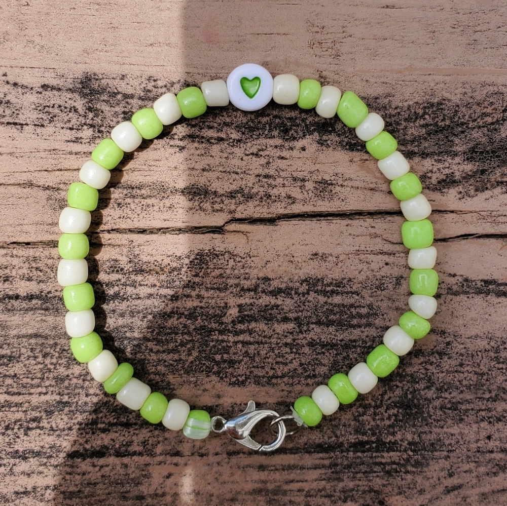🎁Beaded heart bracelet